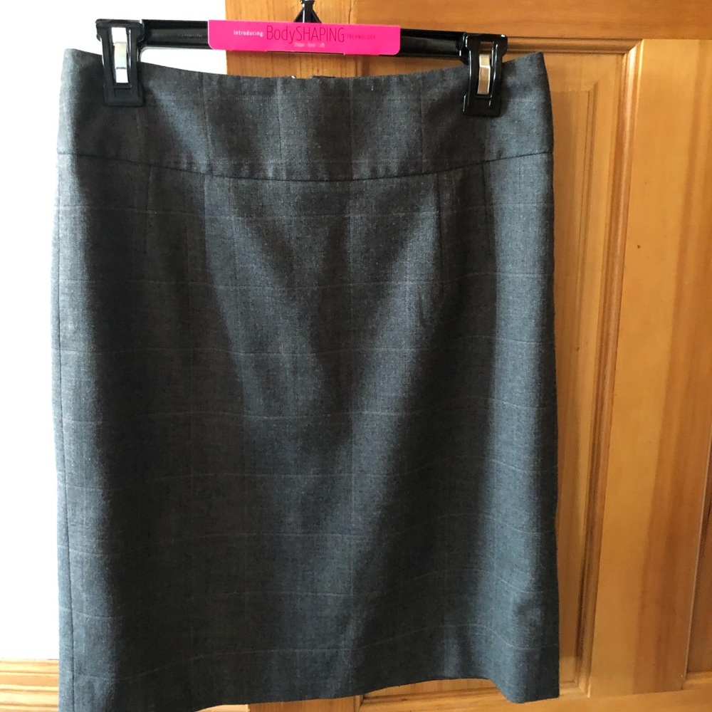 Bananna Republic Gray Pencil Skirt great condition